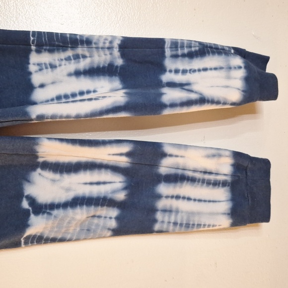 2 pairs of girls sweatpants - Picture 3 of 10